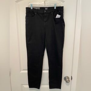 BDG Urban Outfitters. Twig midrise black jeans